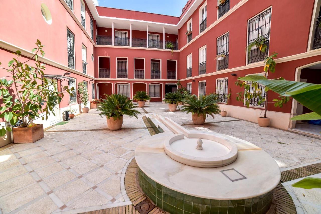 Peace, Pool & Parking At Centre Sevilla